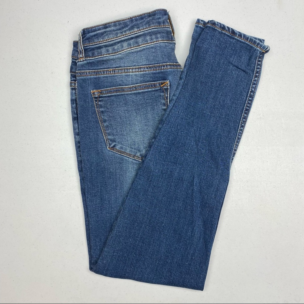 Vigoss Highrise Skinny with issues, 28. Summer Sale